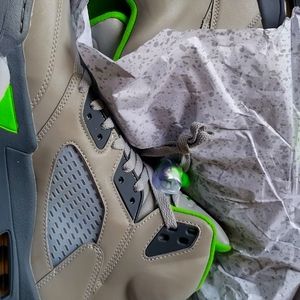 Retro Air Jordans #5 (GREAN BEANS) Size 11 Men Brand spanking new.... Authentic